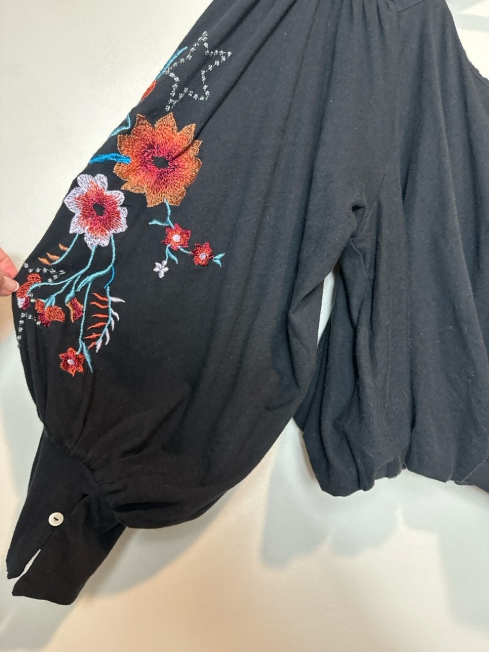 Free People Lita Top Size Small NWT Black Embroidered Cutout Boho Balloon Sleeve - Picture 8 of 9